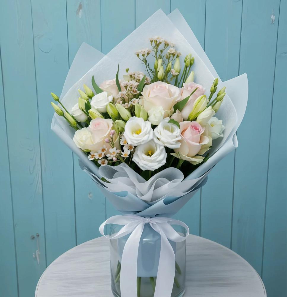 Букет цветов из: Розы и Лизиантусы в Большое Гридино