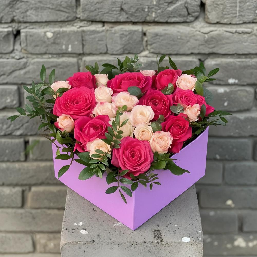 Цветочная композиция из Розы в коробке в Большое Гридино