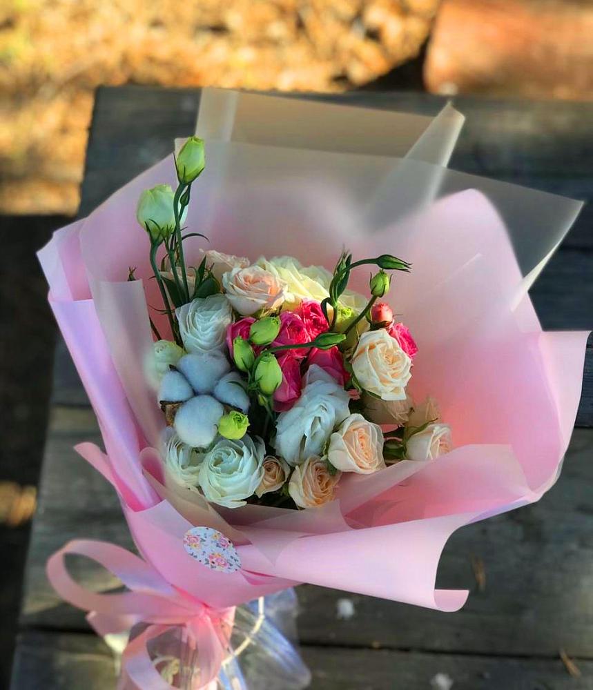 Букет цветов из: Розы и Лизиантусы в Большое Гридино