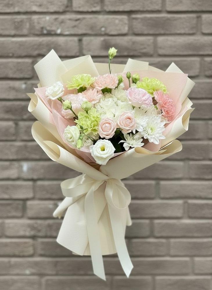 Букет цветов из: Гвоздики, Розы, Лизиантусы и Хризантемы в Большое Гридино