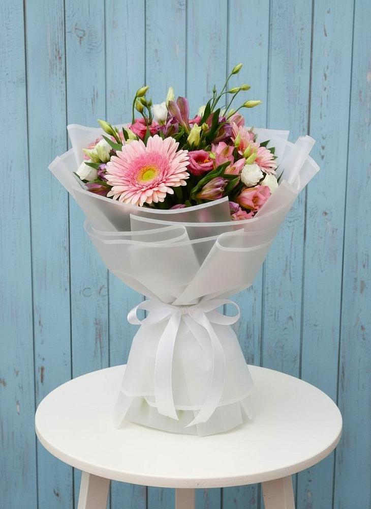 Букет цветов из: Герберы, Альстромерии и Лизиантусы в Большое Гридино