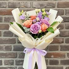 Букет цветов из:  Лизиантусы и Розы в Большое Гридино