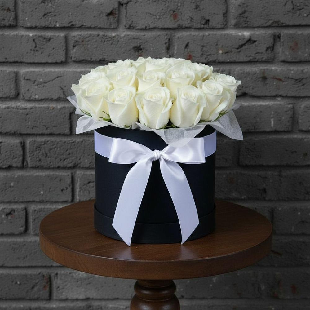 Цветочная композиция из Розы в шляпной коробке в Большое Гридино