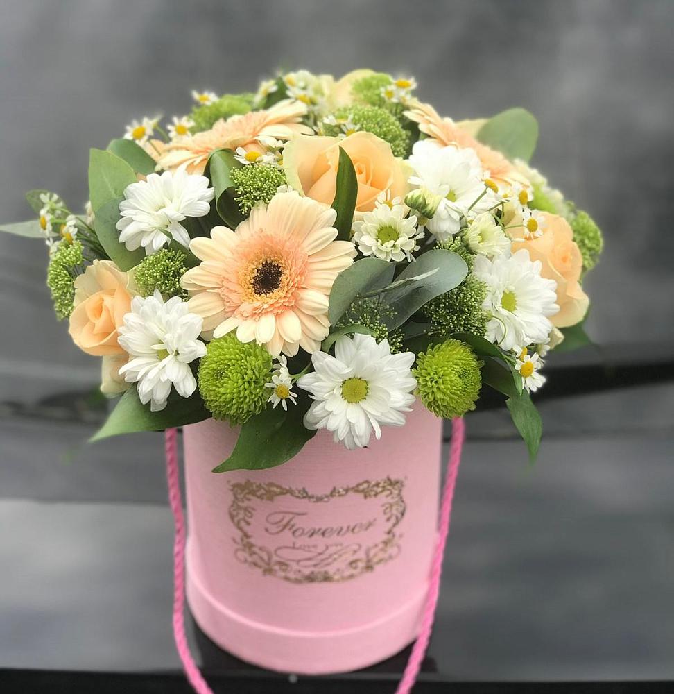 Цветочная композиция из Розы, Герберы и Хризантемы в шляпной коробке в Большое Гридино